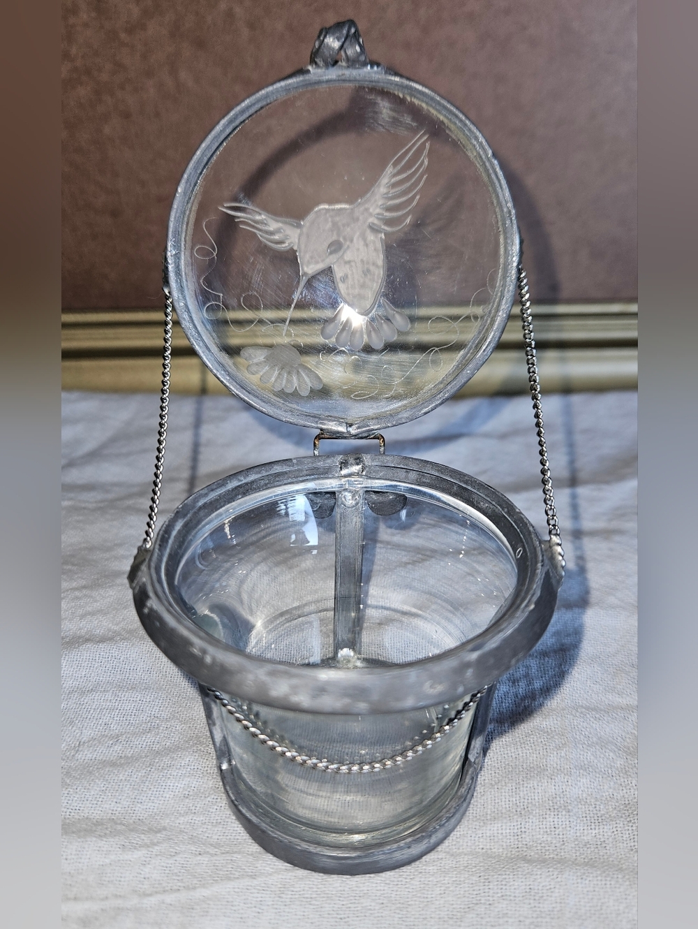 Vintage Artisan Etched Hummingbird Art Glass Trinket Box w Chains by Foggworks